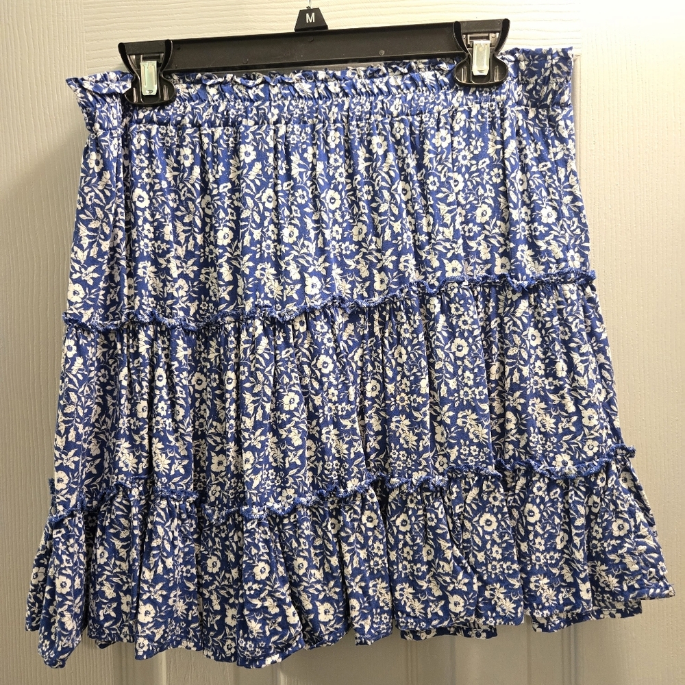 Ava Christine Size L Blue/White Floral Tiered Short Skirt